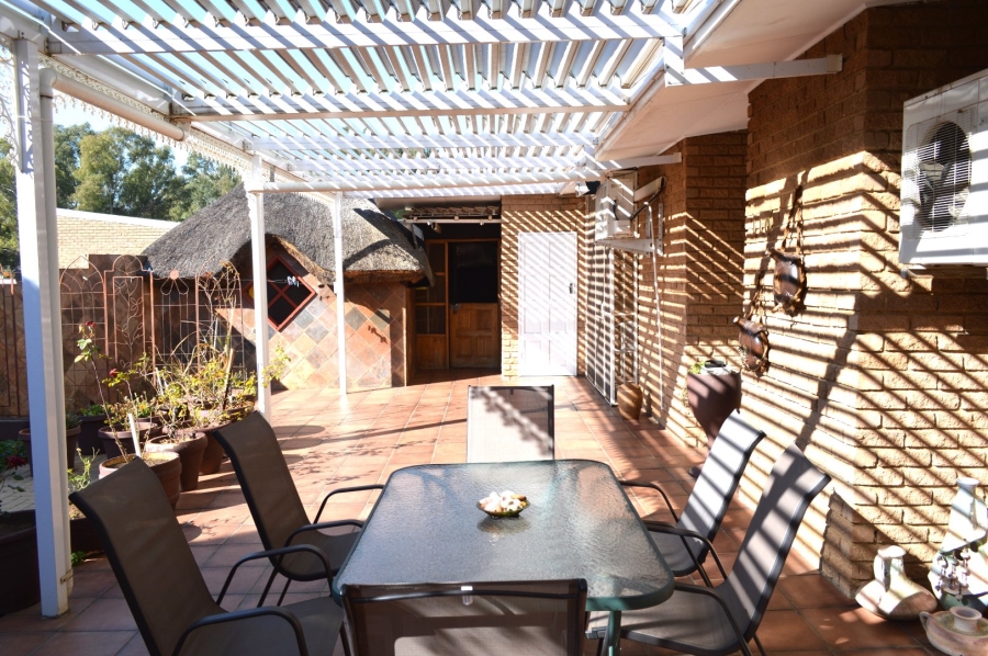 2 Bedroom Property for Sale in Oudorp North West